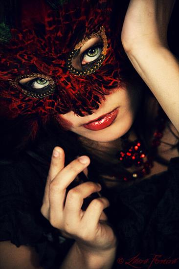 Ona w masce - Masquerade_by_SamuraiChopstick.jpg
