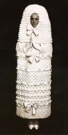 najdziwniejsze suknie ślubne świata - 26ab727843e8a74db0a1fc71.jpg