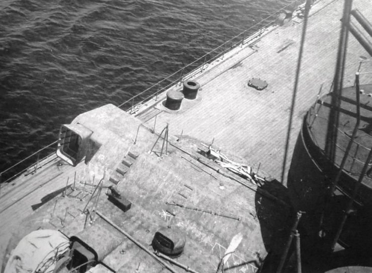1940-1944 - This photo of the starboard deck of Musashi shows one ...6 gun batteries that were originally mounted amidships.JPG