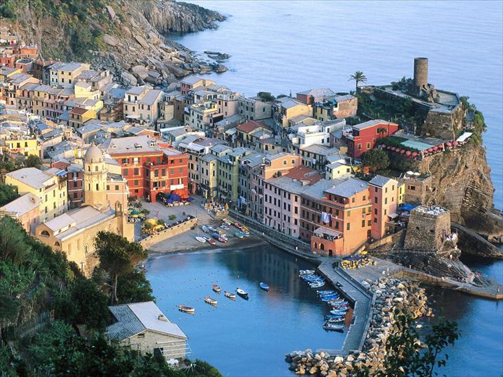 TAPETY-Najpiękniejsze miejsca - Vernazza, Cinque Terre, Liguria, Italy.jpg