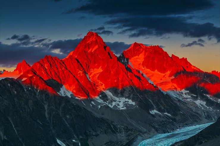tapety na pulpit - GG T 2048x1366 Sunset, Mountains, Alpenglow Over the Glacier dArgentiere, French Alps.jpg