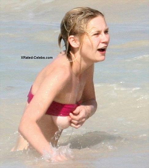 Nagie Celebrytki - Kirsten Dunst nude boob slip 003.jpg