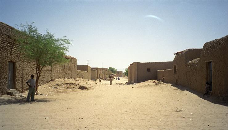 Mali - Empty_street_in_Timbuktu.jpg