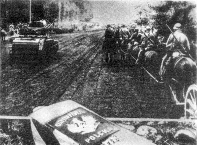 1930-2010 - Europa Srodkowa i Wschodnia  foto - 1939-09-17 - Soviet troops entering Poland 1.jpg