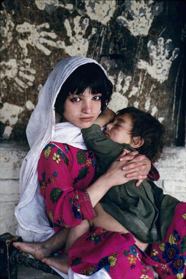 DZIECI_GORSZEGO_BOGA_ - photo_Steve McCurry_Afganistan-02-gvg.jpg