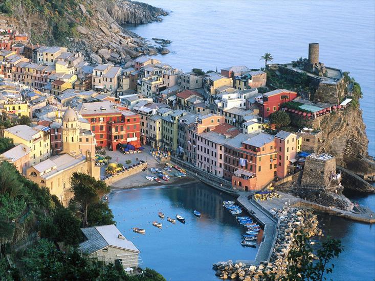 tapety - Vernazza,_Cinque_Terre,_Liguria,_Italy.jpg